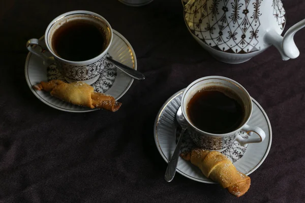 Cafetière Tasses Café Sur Une Table Avec Une Nappe Lin — Photo