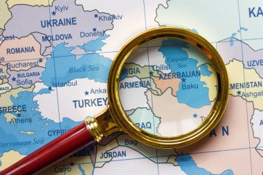 Ermenistan, Azerbaycan, Gürcistan, dağılmış bir büyüteçte Asya haritası, seyahat ve Ermenistan, Azerbaycan, Gürcistan, Erivan, Bakü, Tiflis