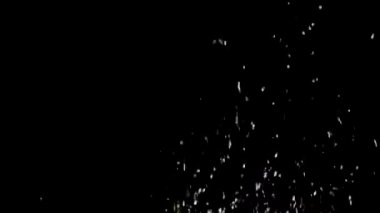 Gümüş, krom pullar. Parlak pullar. Flickering ile Parlak Patlama Parıltısı. Siyah Arkaplanda Renkli Konfeti Patlaması. Yavaş Hareket