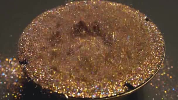 Paillettes Multicolores Étincelles Sur Haut Parleur Sonore Sauter Musique Ralenti — Video