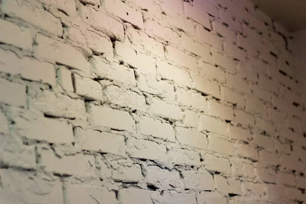 スポットライト付きのレンガの壁のテクスチャ パースペクティブ — ストック写真