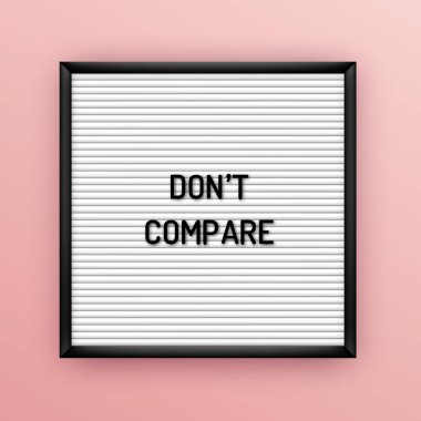 Siyah Plastik harfler ile kare beyaz letterboard üzerinde motivasyon alıntı. Hipster Vintage ilham poster