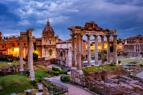 Rome Italië Zonsondergang Met Forum Romanum Ruïnes Mooi Licht Rome — Stockfoto
