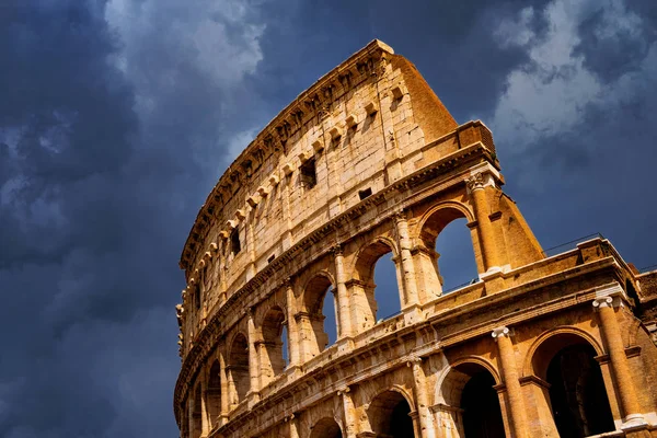 Roma Talya Şehir Merkezinde Roma Colloseum Mimarisi Roma Ethernal Şehir — Stok fotoğraf