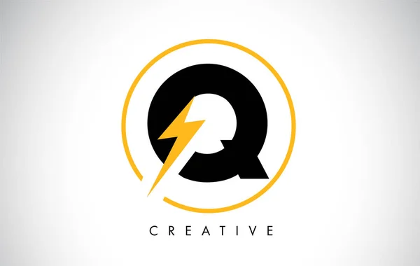Diseño del logotipo de la letra Q con el tornillo de trueno de iluminación. Perno eléctrico L — Archivo Imágenes Vectoriales