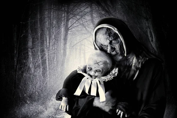可怕的恐怖僵尸修女 — 图库照片
