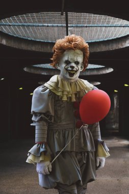 cadılar bayramı gecesi korkunç korku palyaço