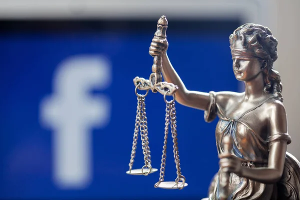 Belgrado Servië Juni 2019 Blind Gevouwen Lady Justice Standbeeld Voor — Stockfoto