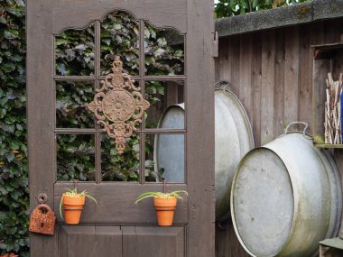 Bir Alman bahçesinde yaz mevsimi