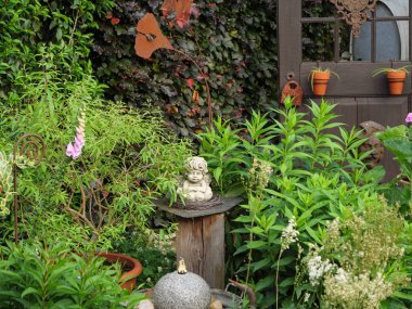 Bir Alman bahçesinde yaz mevsimi