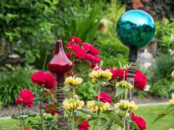 Bir Alman bahçesinde yaz mevsimi