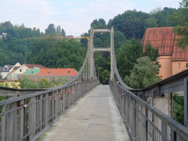 Tuna Nehri üzerinde bir nehir gezisi