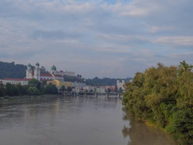 Tuna Nehri üzerinde bir nehir gezisi