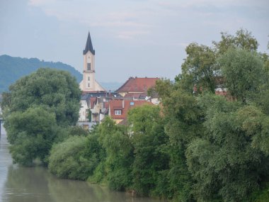 Tuna Nehri üzerinde bir nehir gezisi
