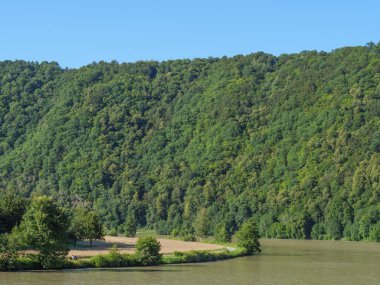 Tuna Nehri üzerinde bir nehir gezisi