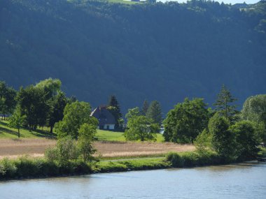 Tuna Nehri üzerinde bir nehir gezisi