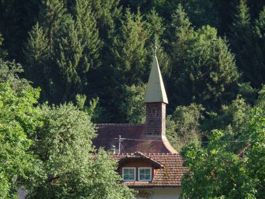 Tuna Nehri üzerinde bir nehir gezisi