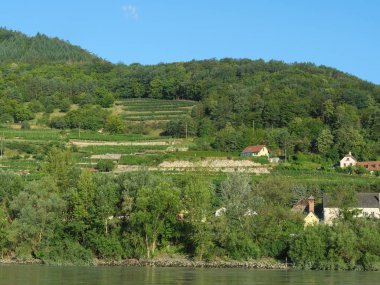 Tuna Nehri üzerinde bir nehir gezisi