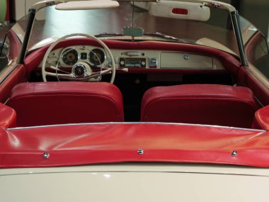 Tuna Nehri üzerinde bir nehir gezisi