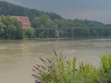 Tuna Nehri üzerinde bir nehir gezisi