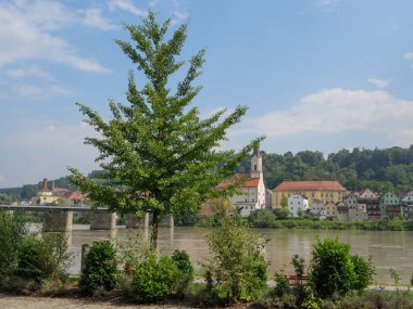 Tuna Nehri üzerinde bir nehir gezisi