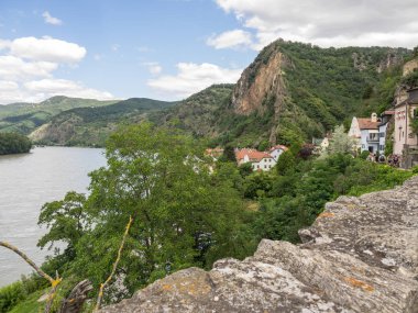 Duernstein ve tuna Vadisi