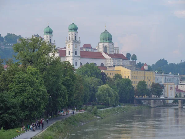 Tuna Nehri üzerinde bir nehir gezisi