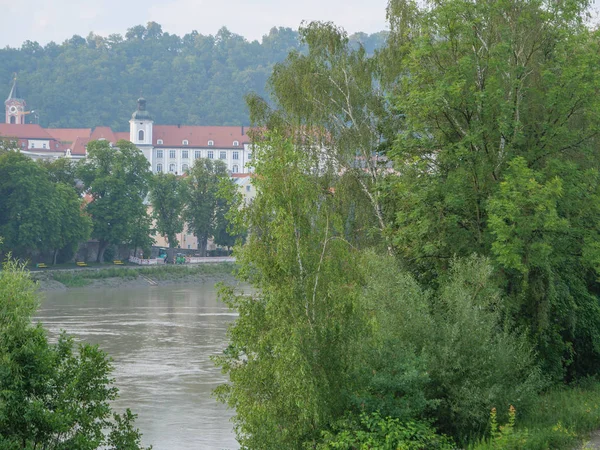 Tuna Nehri üzerinde bir nehir gezisi