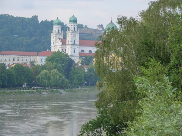 Tuna Nehri üzerinde bir nehir gezisi