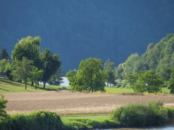 Tuna Nehri üzerinde bir nehir gezisi