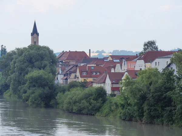 Tuna Nehri üzerinde bir nehir gezisi