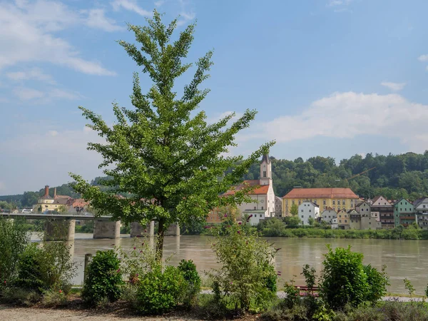 Tuna Nehri üzerinde bir nehir gezisi