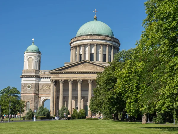 Estergon ve Tuna Nehri, szentendere