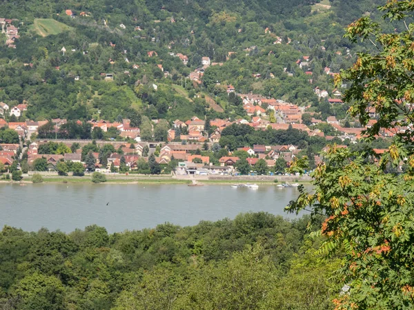 Estergon ve Tuna Nehri, szentendere