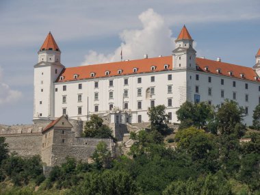 Bratislava ve nehir Tuna