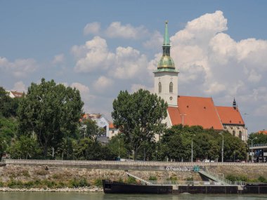 Bratislava ve nehir Tuna