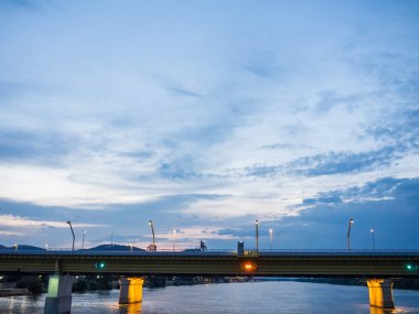 Bratislava ve Tuna Nehri