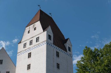 Tuna Nehri üzerinde bir nehir gezisi