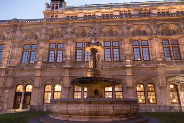 Tuna Nehri üzerinde bir nehir gezisi