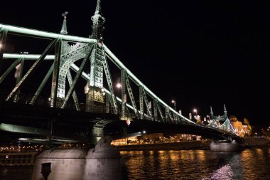 Tuna Nehri üzerinde bir nehir gezisi