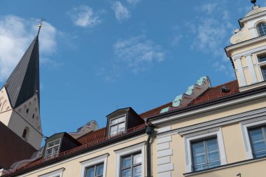 Tuna Nehri üzerinde bir nehir gezisi