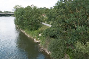 Tuna Nehri üzerinde bir nehir gezisi
