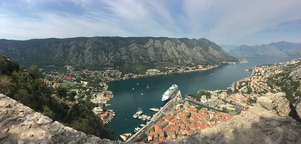 Μαυροβούνιο Και Την Πόλη Του Kotor Στη Μεσόγειο — Φωτογραφία Αρχείου