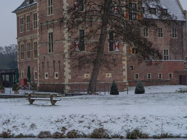 Wintertijd Bij Een Duitse Kasteel — Stockfoto