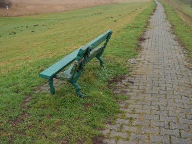 Alman deniz kıyısındaki küçük bir köy.