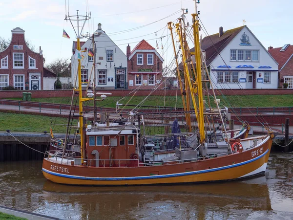 Den Lilla Byn Greetsiel Vid Den Tyska Nordsjökusten — Stockfoto