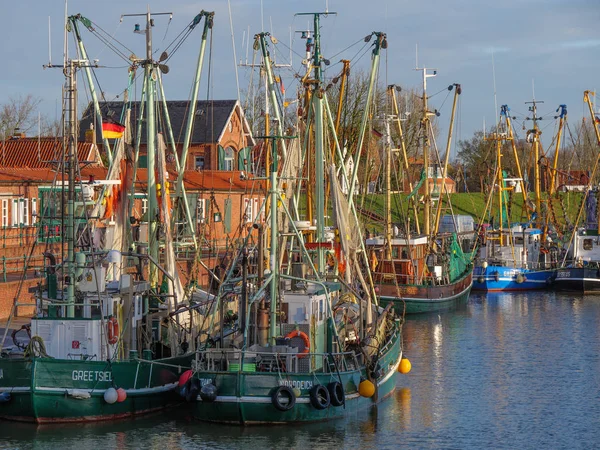 Piccolo Villaggio Greetsiel Sulla Costa Tedesca Del Mare Del Nord — Foto Stock