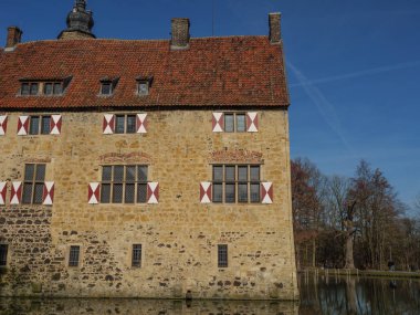 Almanya küçük bir nehir, eski evleri