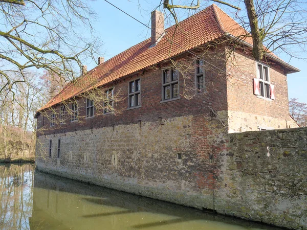 Oude Huizen Een Kleine Rivier Duitsland — Stockfoto