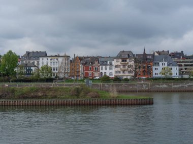 Almanya 'da Ren Nehri üzerinde nehir gezisi